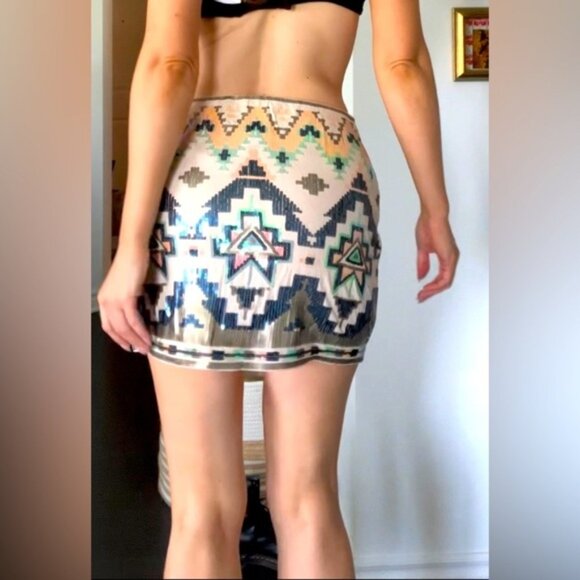 NWT Sequins beige mini skirt fully lined - Picture 2 of 4
